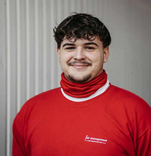 Mika FairManagemet Portrait 500 35